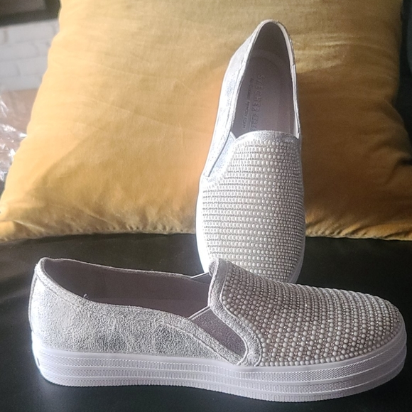 Shoes - Picture 6 of 6